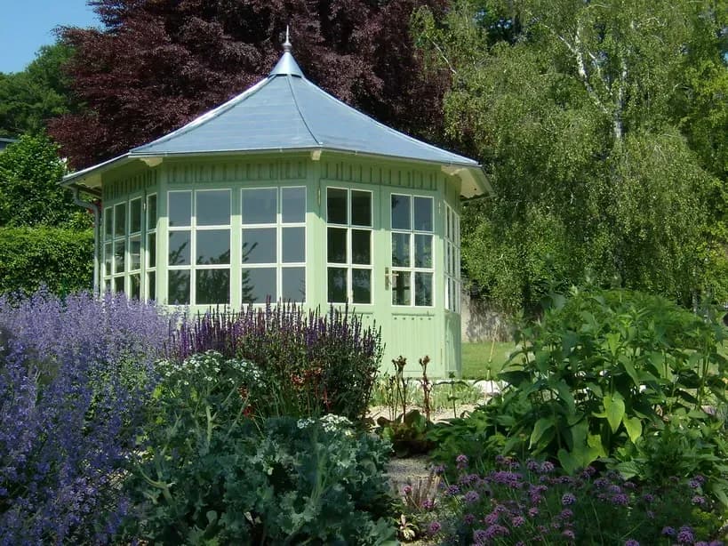 Exklusiver Gartenpavillon für Outdoor Atelier in Deutschland anfertigen lassen